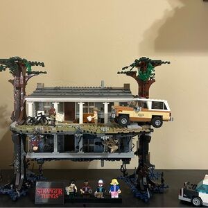 Lego Stranger Things Set with White, Brown, Tan and Black Elements